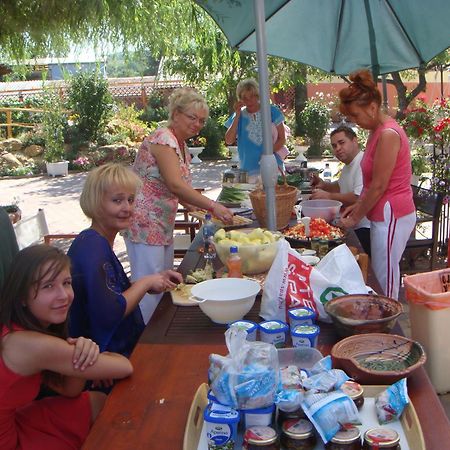 Holiday Vendeghaz Es Szabadidokert Jardanhaza ภายนอก รูปภาพ