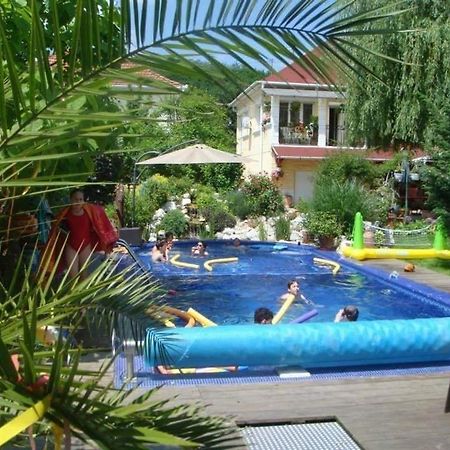 Holiday Vendeghaz Es Szabadidokert Jardanhaza ภายนอก รูปภาพ