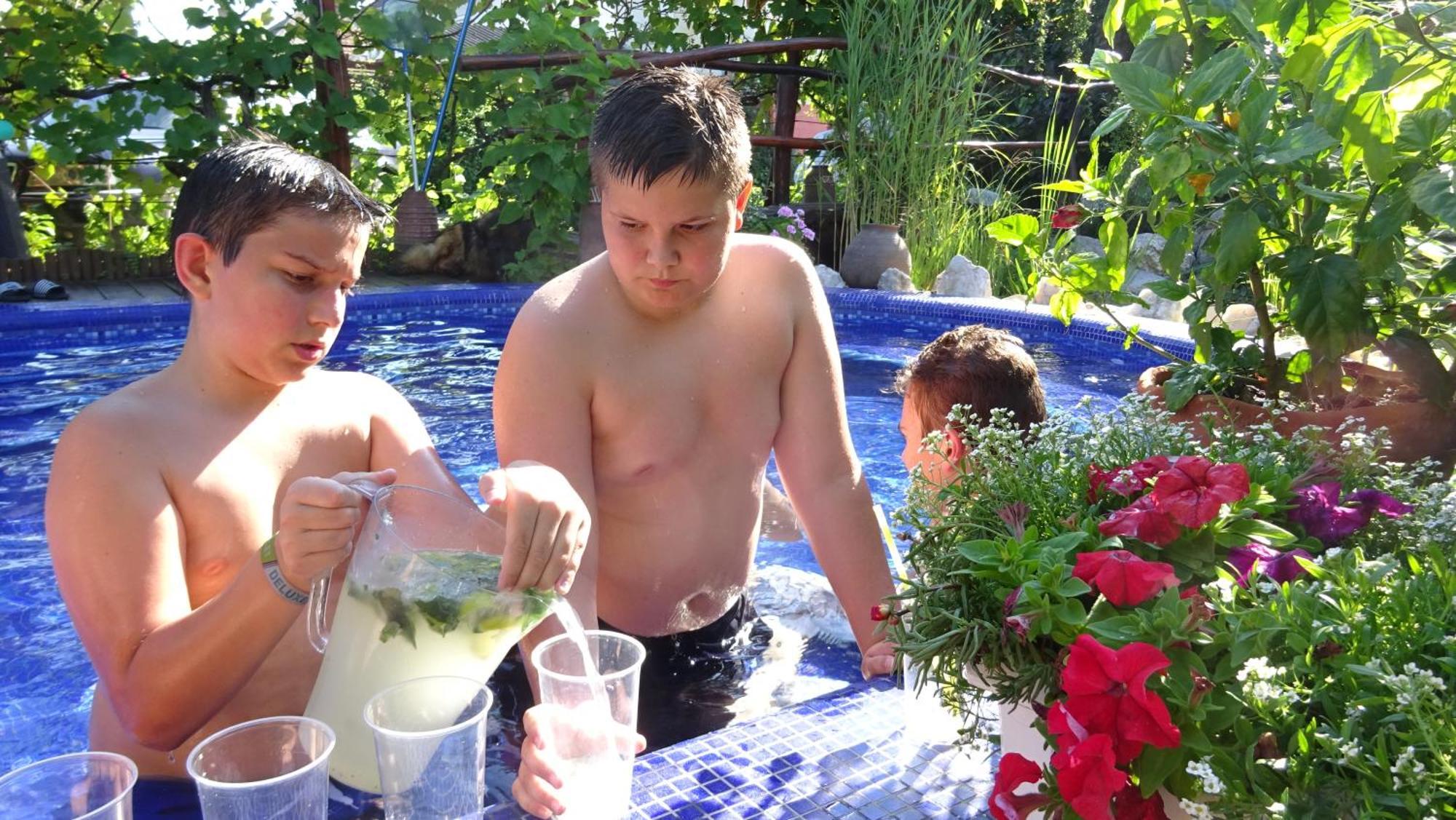 Holiday Vendeghaz Es Szabadidokert Jardanhaza ภายนอก รูปภาพ