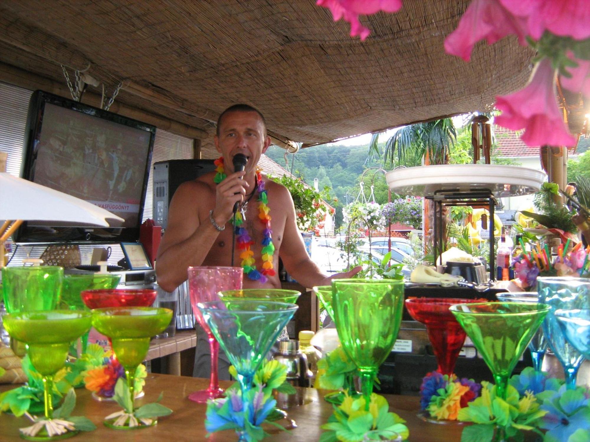 Holiday Vendeghaz Es Szabadidokert Jardanhaza ภายนอก รูปภาพ